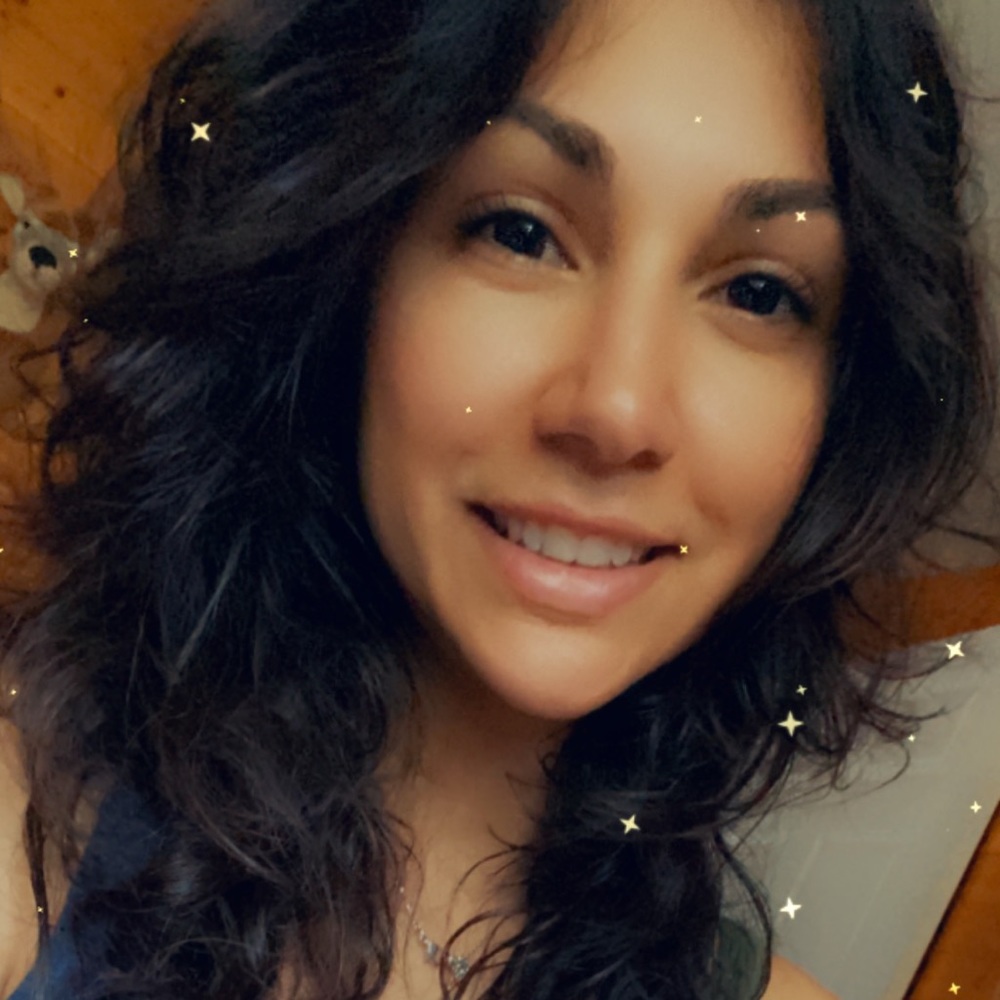 Meet your Posher, Alicia